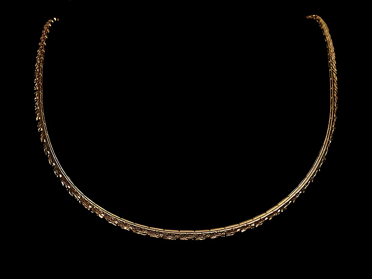 Lange Kette XXL vergoldet mit Anker Kette Muster, vierkant gedrückt, Größe 2,9 x 1,8 mm, Länge 83 cm, Hersteller Juwelier Harnisch, ideal für eleganten Schmuck.
