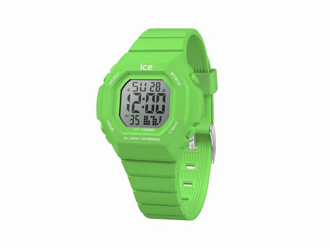 Die Ice Watch Uhr ICE digit ultra - Green 022097 Small in leuchtendem Grün zeigt ein digitales Ziffernblatt und hat eine robuste Silikon-Lünette mit verschiedenen Funktionen wie Alarm und Stoppuhr.