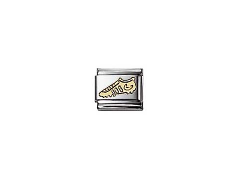 NOMINATION Classic SPORT Fußballschuhe 030106 04 in Gold mit einem stilisierten Fußballschuh-Design auf einem silberfarbenen Hintergrund, ideal für Sportliebhaber und Fans.