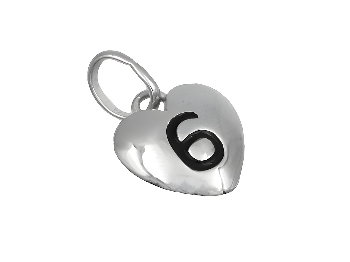Herz Anhänger aus 925 Sterling Silber, poliert und rhodiniert, mit einer schwarzen Zahl 6 auf der Vorderseite. Ideal für individuelles Schmuckdesign. Hersteller: Juwelier Harnisch.