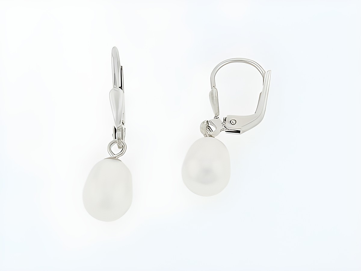 Silber Ohrringe oval aus hochwertigem Silber mit edlen Süßwasser Zuchtperlen als Hänger, hergestellt von Juwelier Harnisch, stilvoll und elegant.