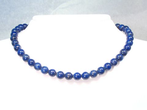 Elegante Fußkette aus Lapislazuli mit einer Länge von 22 bis 26 cm und 8 mm großen Perlen, hergestellt von Juwelier Harnisch, ideal für stilvolle Akzente.