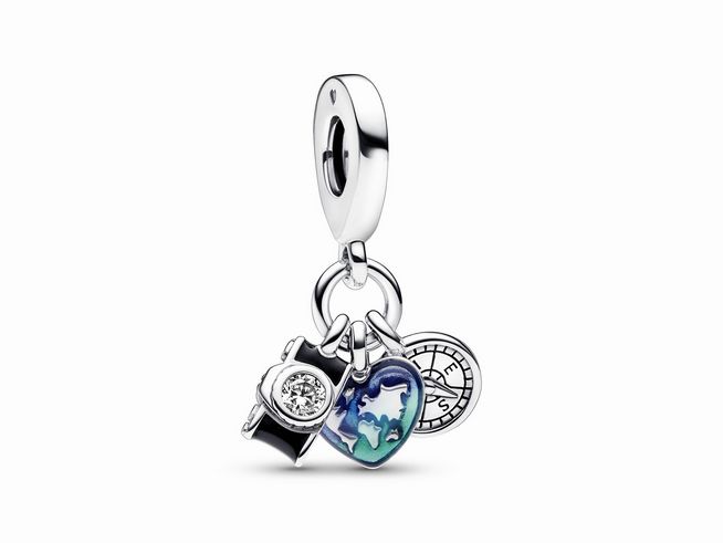 792703000-0 Charm-Anhänger aus Sterling Silber mit Herz, Kompass und einem funkelnden Stein, ideal für verschiedene Schmuckstücke und Anlässe, gefertigt von Pandora.