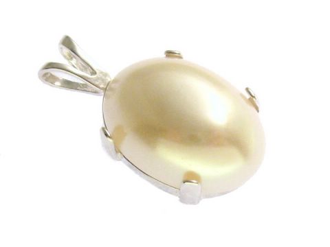 37149-0 Mabe Perle synthetisch als Cabochon in einem eleganten Sterling Silber Anhänger, gefertigt vom Juwelier Harnisch, glänzende Oberfläche und zeitloses Design.