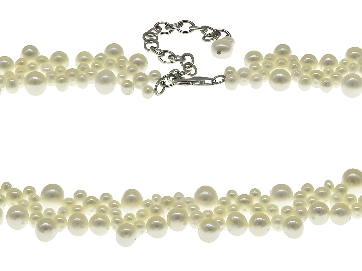 Perlenkette aus Süßwasser-Zuchtperlen in Weiß, 4-6,5 mm, Länge 36-42 cm, mit silbernem Verschluss, besonders designet vom Juwelier Harnisch.