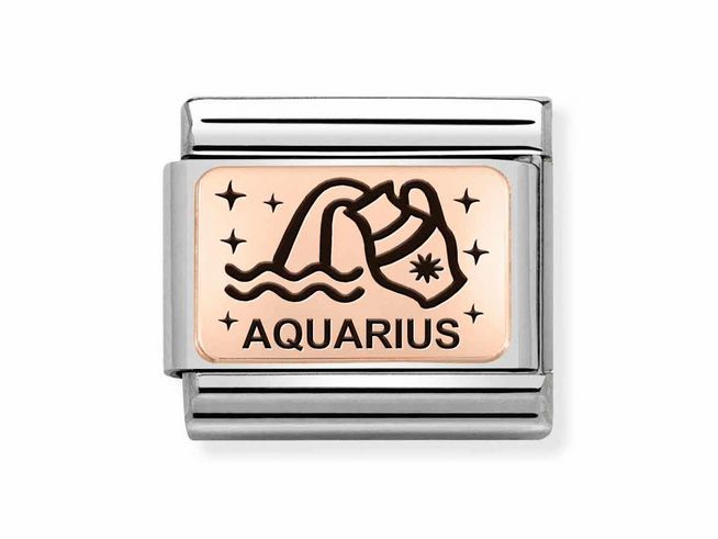Edelstahl Roségold Charm von Nomination mit dem Sternzeichen Wassermann, zeigt eine stilisierte Wassermannfigur und den Schriftzug Aquarius umgeben von Sternen.