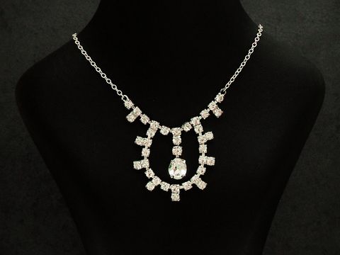 Strass Collier Kette ausdrucksstark in Weiß, 38-45 cm, gefertigt aus Sterling Silber und silberfarbenen Strasssteinen, Hersteller Juwelier Harnisch, ideal für festliche Anlässe.