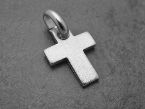Kreuz Anhänger 19 mm aus rhodiniertem Sterling Silber, schlicht und elegant, Hersteller Juwelier Harnisch, ideal für jeden Anlass.
