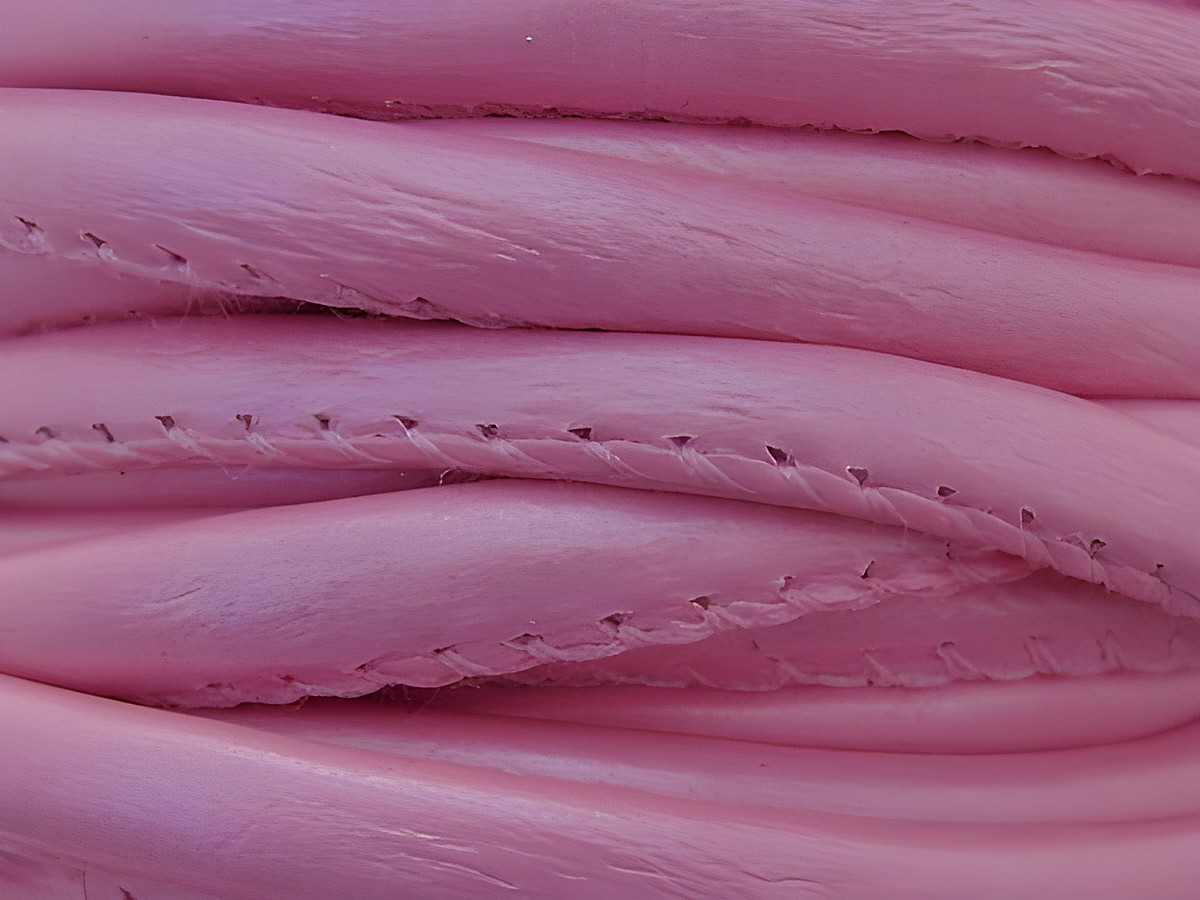 Nappaleder in Rosa, 90 cm lang und 6 mm dick, mit Silber Bajonett, Hersteller Juwelier Harnisch, eignet sich hervorragend für hochwertige Schmuckkreationen.