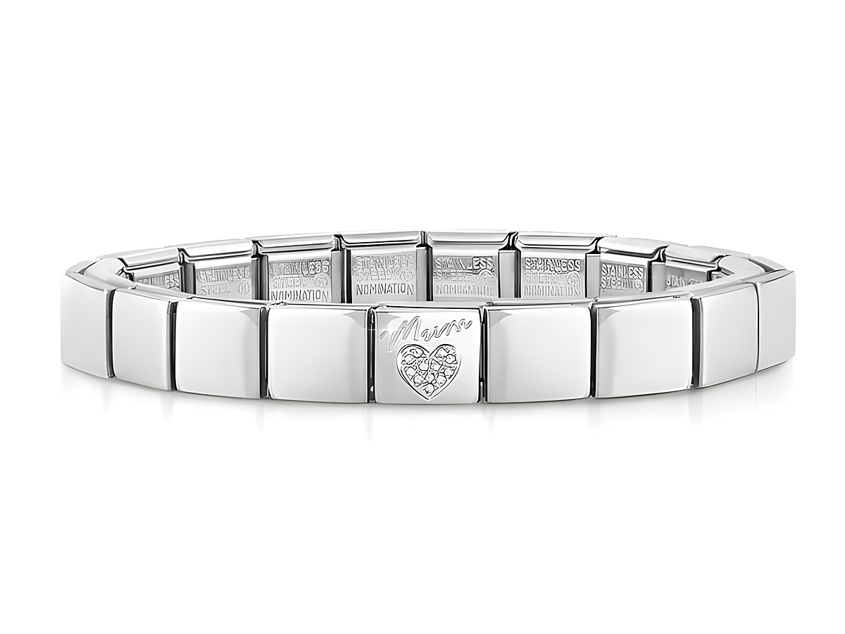 Edelstahl Armband von Nomination mit dem Wort Mum und einem Herz, verziert mit Glitzersteinen, ideal als Geschenk für Mütter.