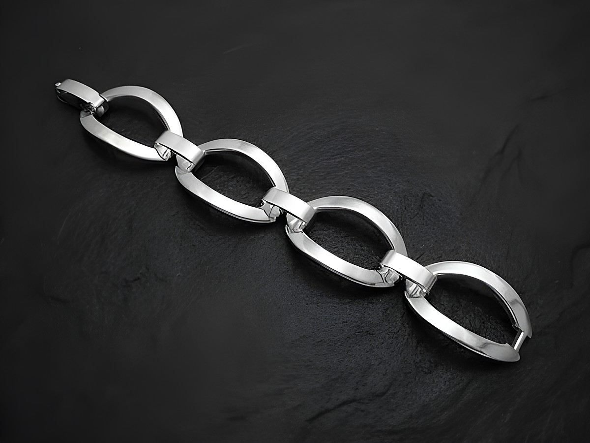 Armband Silberauflage 18 cm lang Neues Modell, glänzende Verbindungselemente, elegantes Design, Hersteller Juwelier Harnisch, perfekt für stilvolle Auftritte und als Geschenk geeignet.