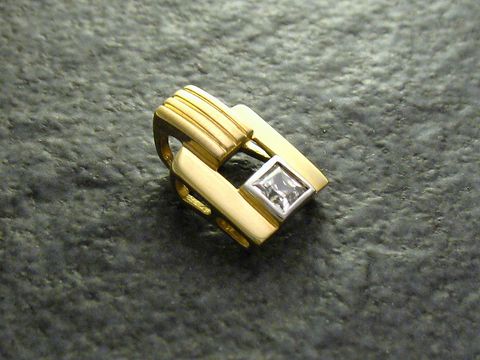Gold Anhänger traumhaft Zirkonia bicolor Hersteller Juwelier Harnisch weitere Details edles Design und hochwertige Verarbeitung machen dieses Schmuckstück zu einem besonderen Hingucker.