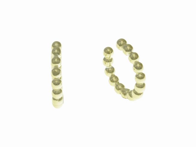Ohrklemme aus Sterling Silber mit polierten, vergoldeten Kugeln in Gelbgold, ein Paar, hergestellt von Juwelier Harnisch, elegantes und modernes Design.
