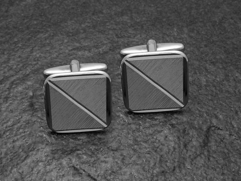 Manschettenknöpfe Silber mit tollem Design, sehr elegant, quadratische Form und diagonale Strukturen, Hersteller Juwelier Harnisch, Echt Silber.