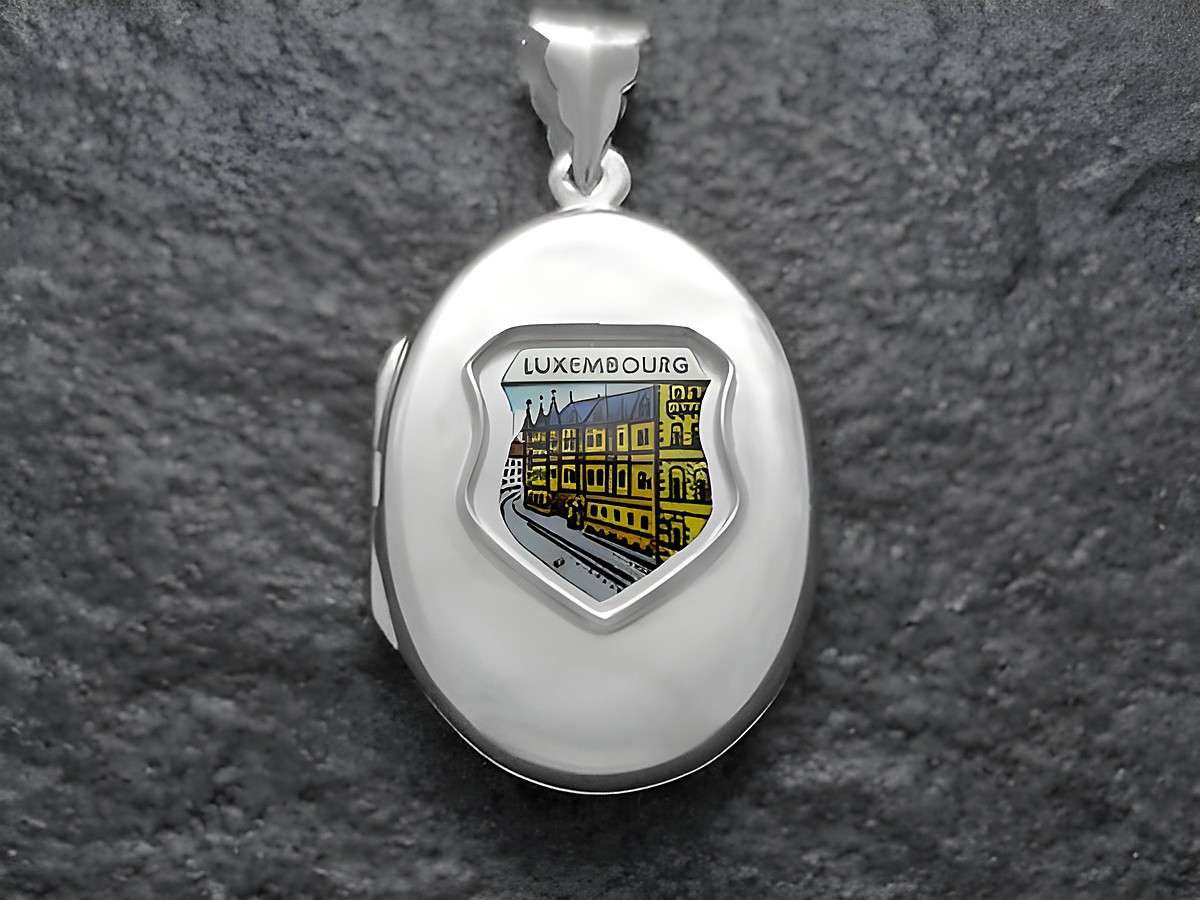 Silber Medaillon mit einer Darstellung einer Häuserfassade in Luxemburg, Hersteller Juwelier Harnisch, Europa Medaillons. Mediterranes Design, ideal als Schmuckstück für Sammler.