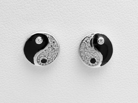 Ohrringe Yin & Yang aus Silber rhodiniert in Schwarz und Weiß mit Zirkonia und Lack, eleganter Ohrstecker von Juwelier Harnisch, ideal für vielseitige Looks.