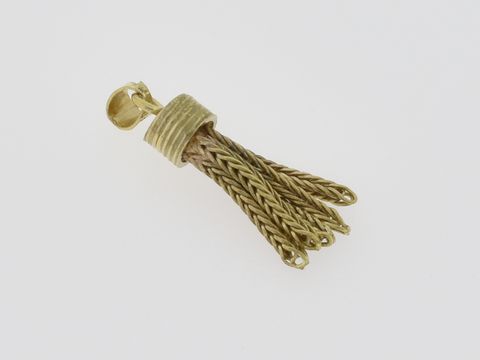 Gold Anhänger mit Quast aus 333 Gold, zeitloses Design, hergestellt von Juwelier Harnisch, elegant und vielseitig einsetzbar, ideal für individuelle Schmuckliebhaber.