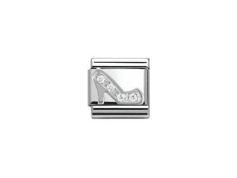 Zierlicher silberner Schuh-Anhänger mit eleganten Zirkonia-Akzenten, Teil der Nomination Classic Kollektion, Modell 330304 09, ideal für modebewusste Schmuckliebhaber.