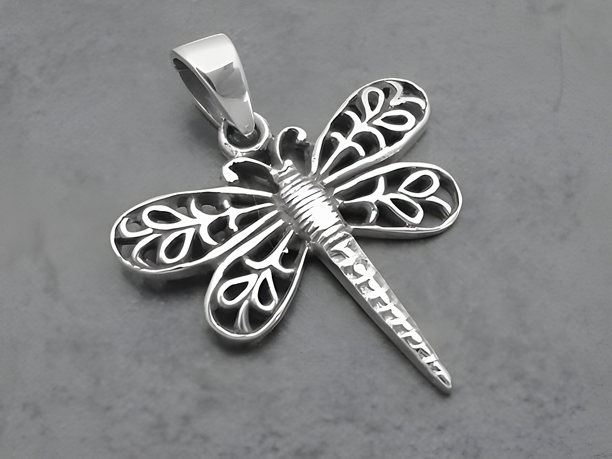 Silber Anhänger - Schmetterling - filigran gearbeitet, Hersteller: Juwelier Harnisch, kunstvoll gestaltetes Tiermotiv mit detaillierten Flügelmustern.