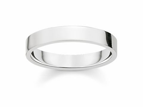 Silberner Ring von Thomas Sabo, Modell TR2112-001-12-48, Größe 48, schlichtes Design mit glatter Oberfläche, ideal als vielseitiges Schmuckstück für jeden Anlass.