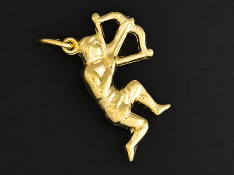 Schütze Anhänger Gold 333 in plastischer 3D-Form, dargestellt als Schütze mit Bogen, Hersteller Juwelier Harnisch, ideal für Sternzeichenliebhaber.