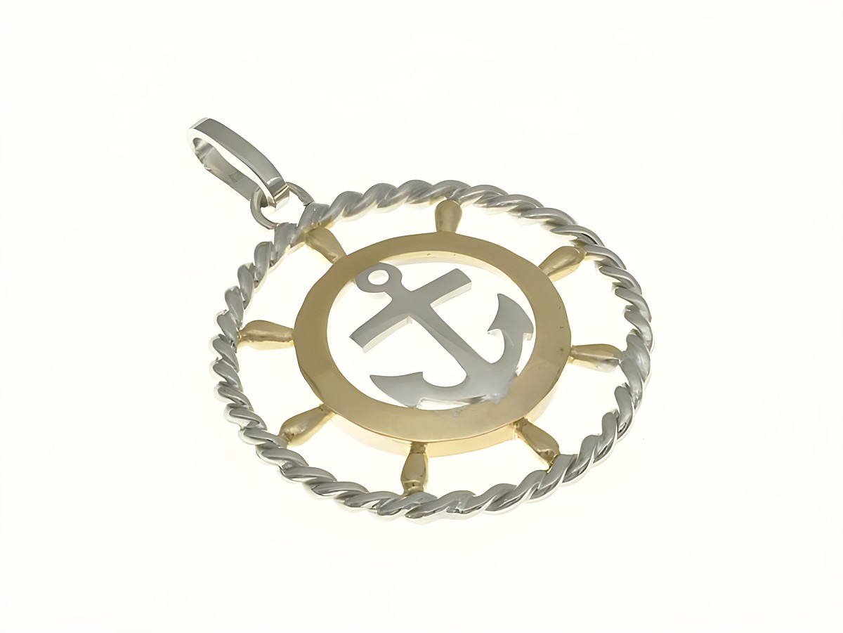 Ein maritimer Anhänger in Form eines Steuerrads mit einem Anker, aus rhodiniertem Sterling Silber und teilvergoldet, hergestellt von Juwelier Harnisch, ideal für Seefahrtliebhaber.