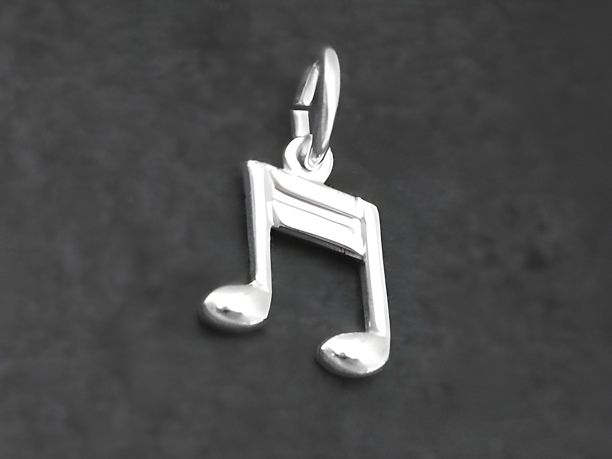Silber Anhänger in Form einer musikalischen Note, poliert, Hersteller Juwelier Harnisch, ideal für Musikliebhaber.