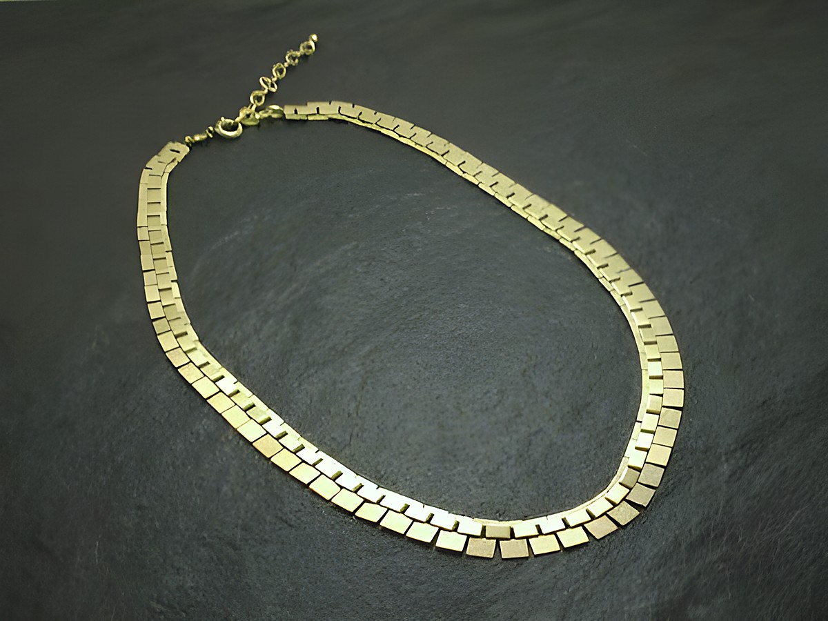 Wunderschönes Collier - Echt Doublé hochwertig vergoldet, Hersteller: Juwelier Harnisch, Colliers, elegante Kette mit quadratischen Gliedern in goldener Farbe, ideal für besondere Anlässe.