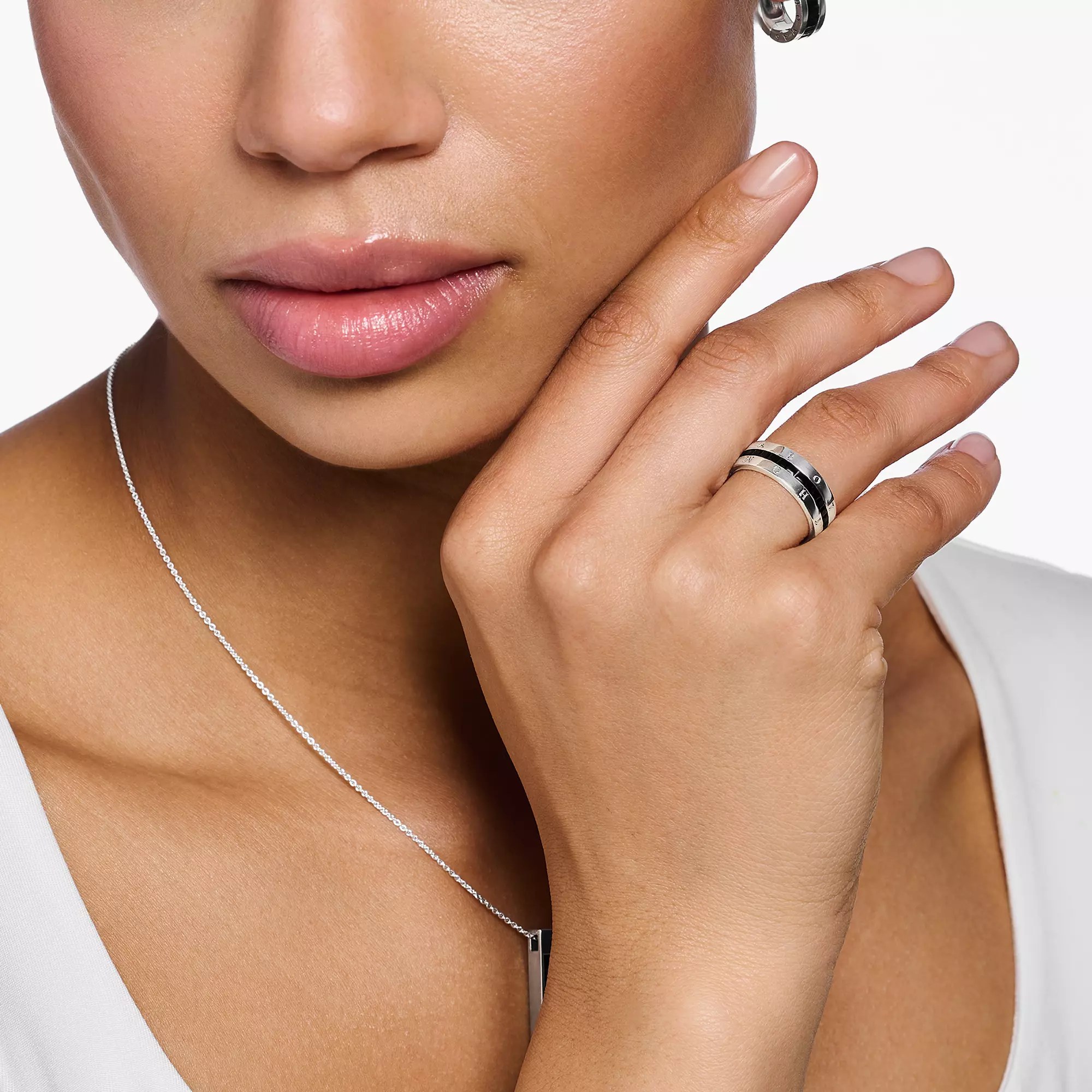 Thomas Sabo Bandring mit schwarzen Steinen Pavé Silber – Zirkonia – Ansicht 2