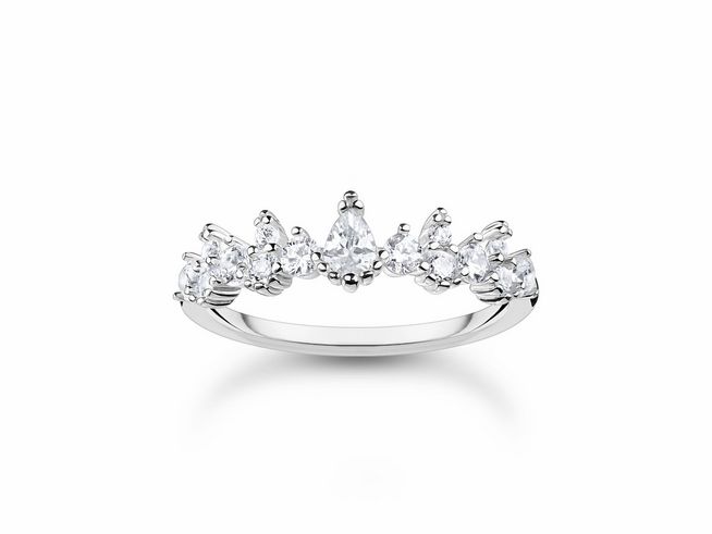 Eleganter Ring von Thomas Sabo aus Sterling Silber, verziert mit funkelnden Zirkonia-Elementen, in Gr. 56, ideal für besondere Anlässe und eine stilvolle Ergänzung jeder Schmuckkollektion.