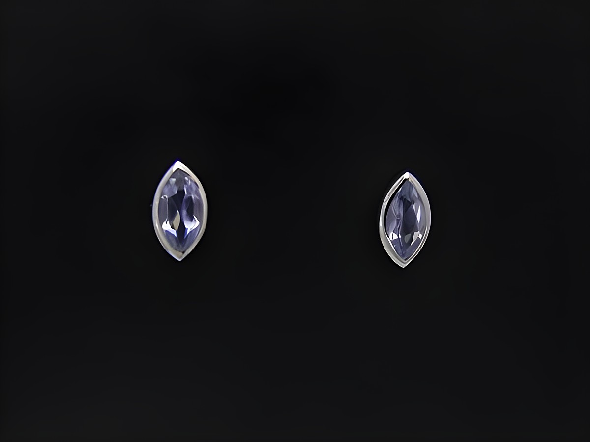 Ohrringe Blue Dreams aus Sterling Silber rhodiniert mit BLAUTOPAS in marquise Form, hergestellt von Juwelier Harnisch, eleganter Schmuck für jede Gelegenheit.