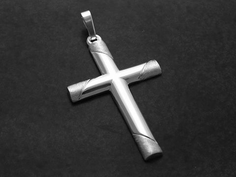Kreuz Anhänger aus teilmattiertem Sterling Silber, elegant mit Muster, hergestellt von Juwelier Harnisch, stilvolles Design für modische Akzente.