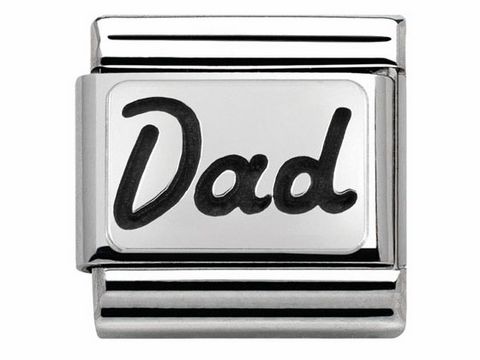 Edelstahlarmband mit silberner Oberfläche, geprägt mit dem Wort Dad in eleganter Schrift. Ideal als Geschenk für Väter oder zur persönlichen Verwendung.