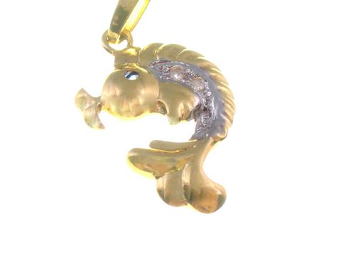 Gold Anhänger in Fischform mit Diamanten, von Juwelier Harnisch, symbolisiert das Sternzeichen Fische und ist ein elegantes Schmuckstück für Tierliebhaber.