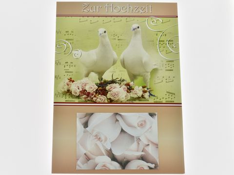Hochzeitskarte mit Umschlag, verziert mit Täubchen und Rosen sowie einem Notenblatt im Hintergrund, Hersteller Juwelier Harnisch, ideal für Hochzeitsankündigungen.