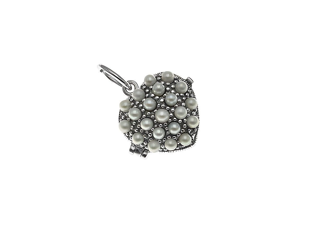 Medaillon in Herzform, verziert mit kleinen Perlen, aus Sterling Silber, Hersteller Juwelier Harnisch, für persönliche Anhänger oder Schmuckstücke geeignet.
