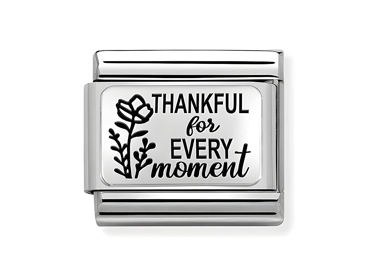 Silberner Charm von Nomination mit der Gravur Thankful for every moment und einem Blumenmuster, aus Edelstahl und Sterling Silber, Modellnummer 330111 32.
