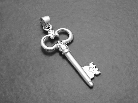 Sterling Silber Anhänger in Form eines Schlüssels, 30 mm, rhodiniert, Hersteller Juwelier Harnisch. Elegantes Design mit geschwungenem Griff und Details. Ideal als Schmuckstück.