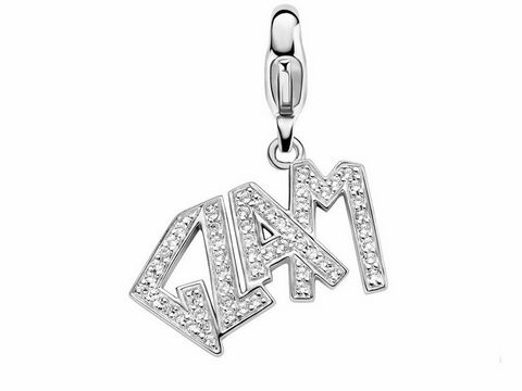 Silberner Charm von Ti Sento, Modell Glam 8335ZI, mit glitzernden Kristallen in Form des Wortes Glam, ideal für stilvolle Verzierungen und eleganten Schmuck.