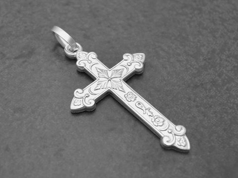 Kreuz poliert und nostalgisch aus Sterling Silber mit filigranem Muster, 27 mm, hergestellt von Juwelier Harnisch. Ein elegantes Schmuckstück für besondere Anlässe.