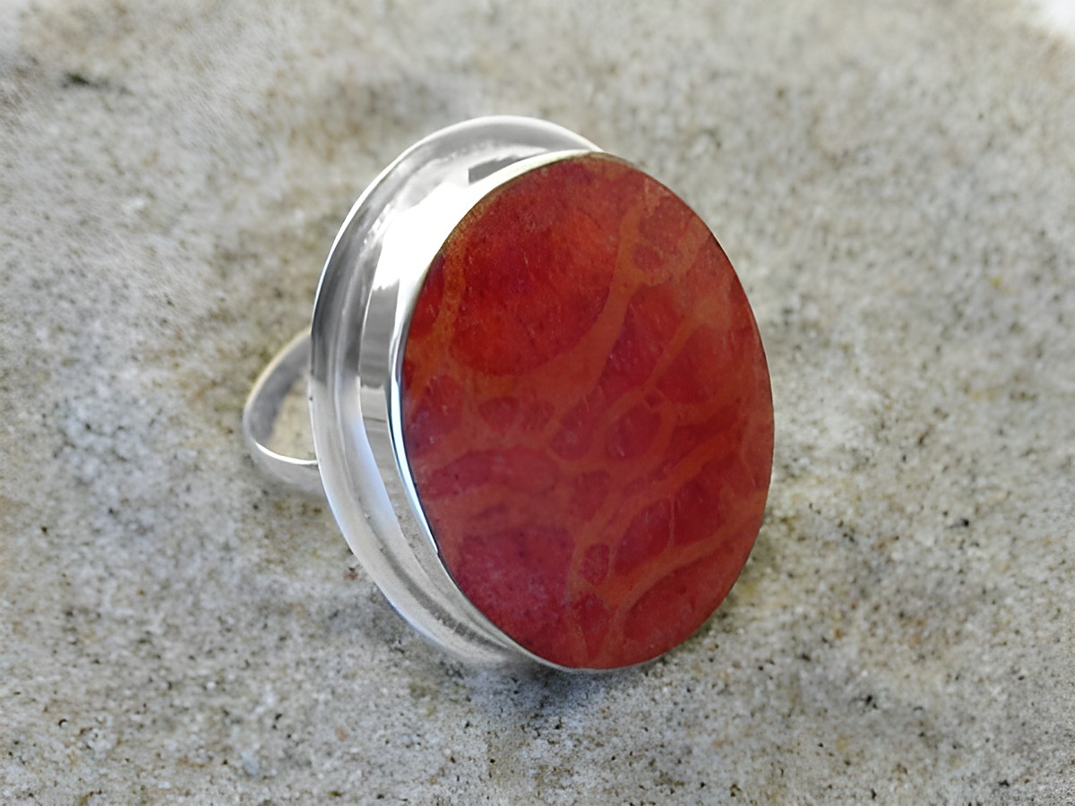 Silber Ring Gr 54/17,5 aus Sterling Silber mit ovaler Koralle in roter Farbe, Hersteller Juwelier Harnisch, für Größe bis Gr 54/17,2 geeignet.
