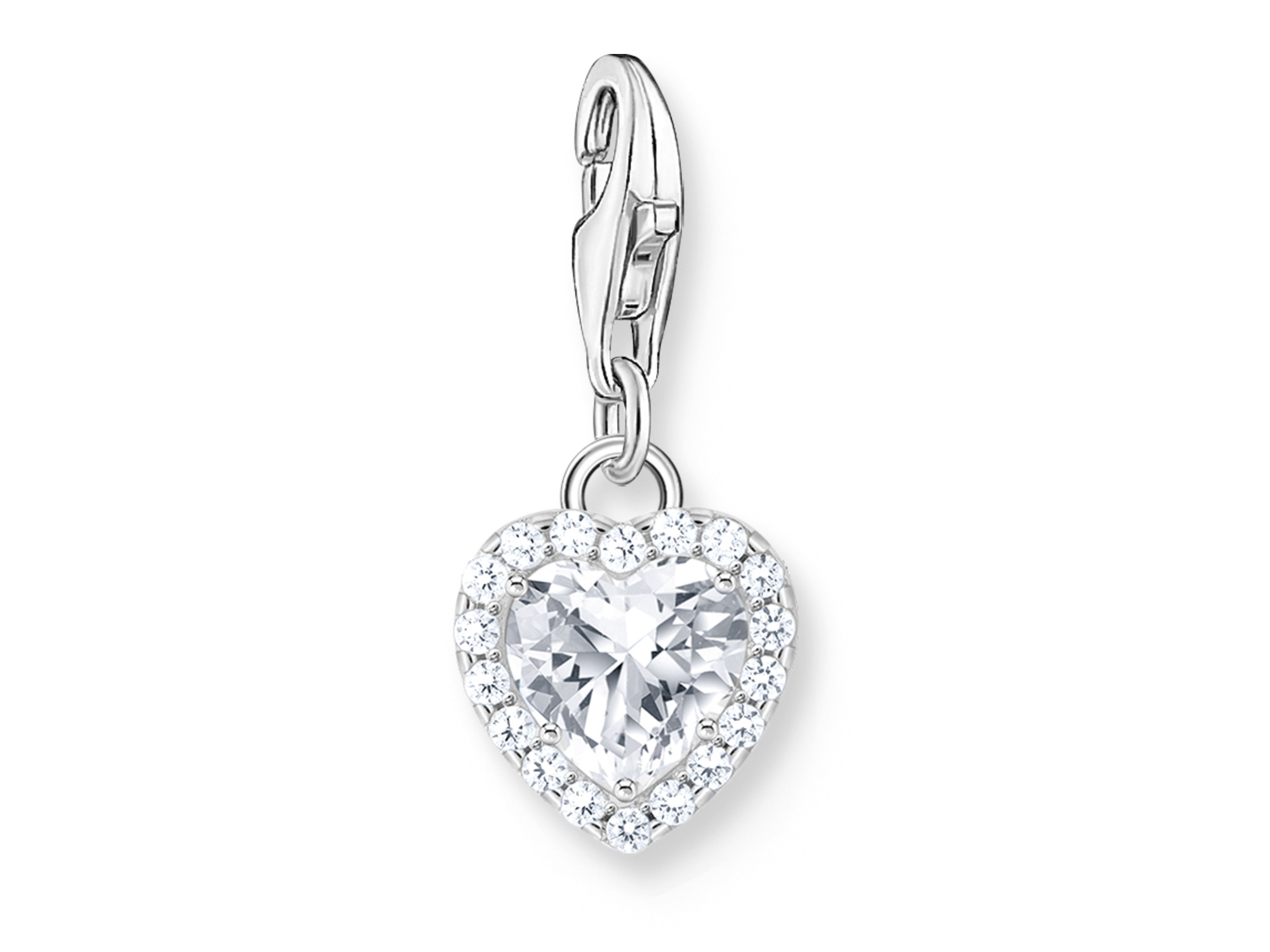 Ein silberner Thomas Sabo Charm-Anhänger in Herzform mit einem großen, funkelnden Stein in der Mitte, umgeben von kleinen, glitzernden Zirkonia-Steinen, ideal als modisches Accessoire.
