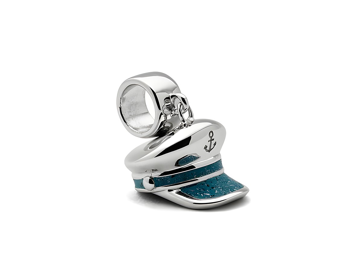 Sterling Silber Charm in Form einer Kapitänsmütze mit blauem Steinsand, dekoriert mit einem Anker, ideal für maritime Schmuckliebhaber, von DUR.