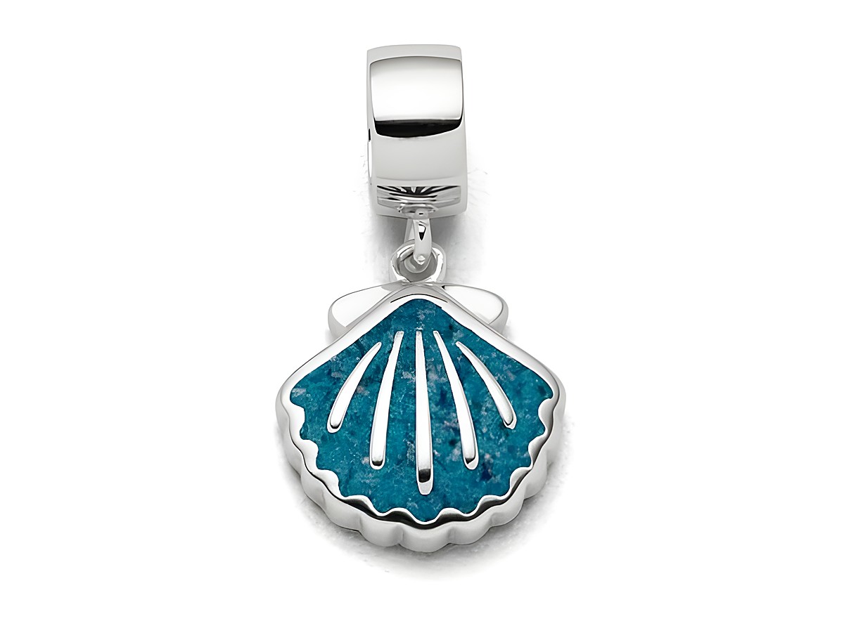 Sterling Silber Charm in Form einer Muschel mit blauem Steinsand, ideal für individuelles Schmuckdesign, hergestellt von DUR.