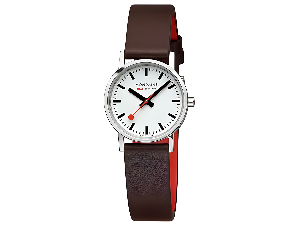 Mondaine Uhr Classic A658.30323.11SBGV mit einem 30 mm Gehäuse, weißem Ziffernblatt, schwarzer und roter Uhrzeiger sowie braunem Lederarmband. Elegant und zeitlos.