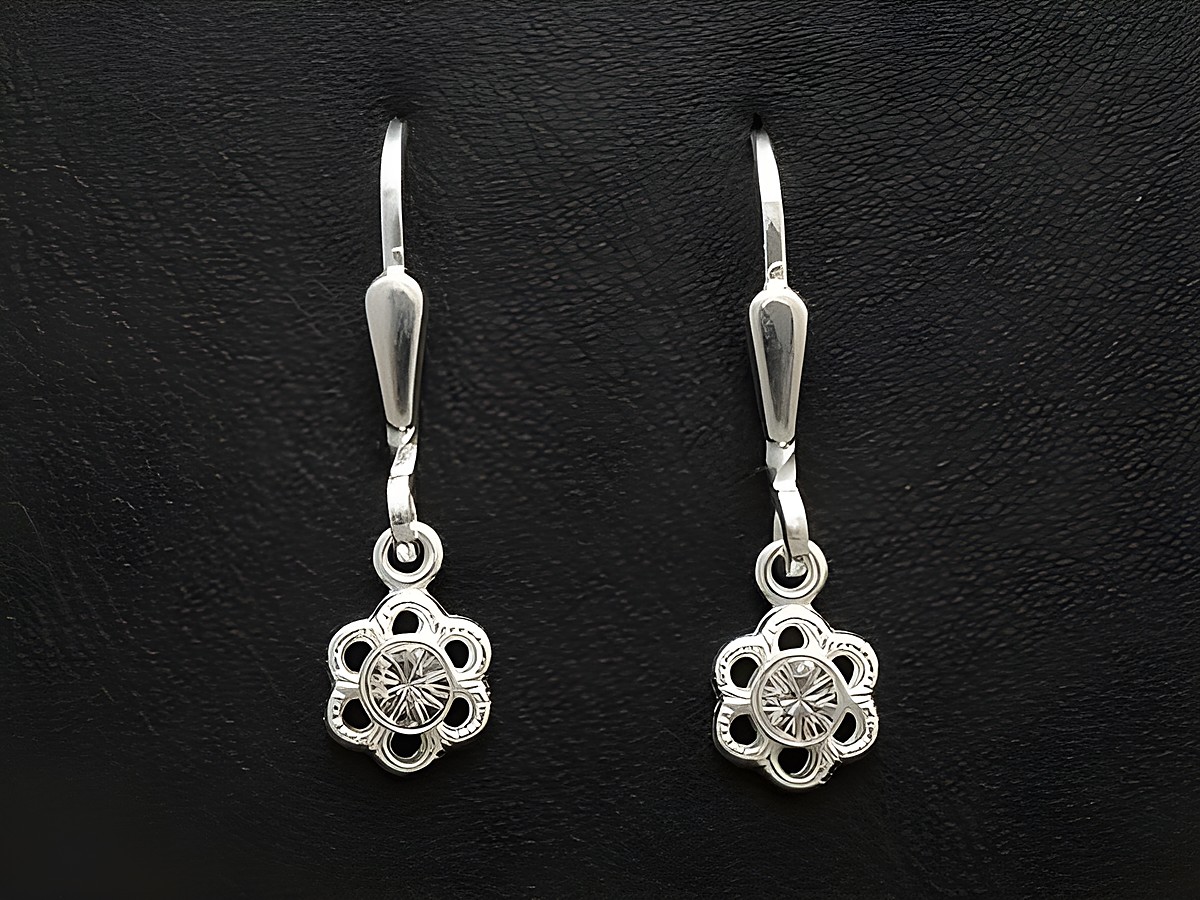Blume Ohrhänger aus Sterling Silber mit süßem Blütendesign, Hersteller Juwelier Harnisch, ideal für Kinder.