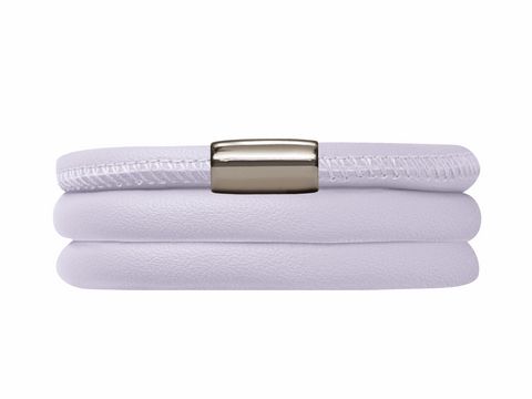 Endless Lederarmband 12114-57 cm Lavender Triple aus Edelstahl Silber, dreifach gewickelt, in sanftem Lavendelton, ideal für einen modernen Look.