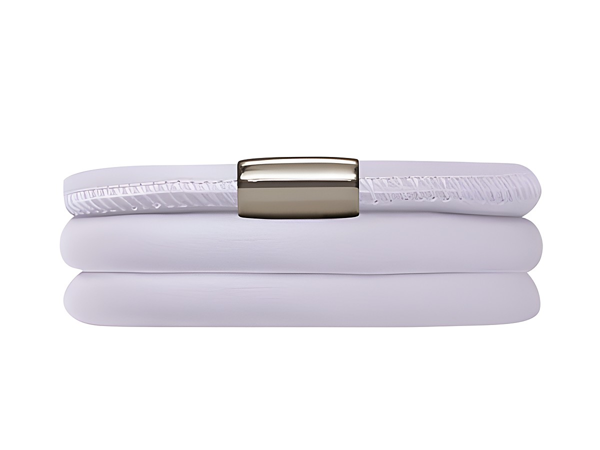 Endless Lederarmband 12114-57 cm Lavender Triple aus Edelstahl Silber, dreifach gewickelt, in sanftem Lavendelton, ideal für einen modernen Look.