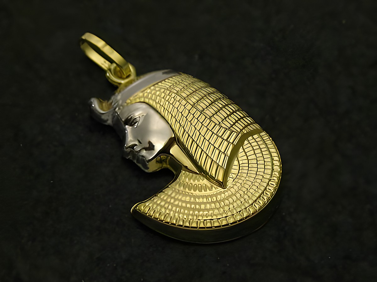 Bicolor Goldanhänger Nofretete mit feinen Details und elegantem Design, gefertigt von Juwelier Harnisch aus Ägypten, Durchmesser 20 mm, ideal als Schmuckstück oder Geschenk.