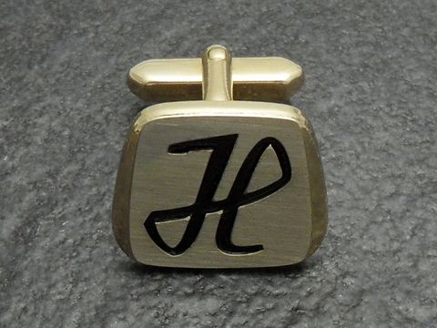 Vergoldete Manschettenknöpfe mit Initialen H, Hersteller Juwelier Harnisch, elegante und stilvolle Ergänzung für jedes Hemd. Ideal für besondere Anlässe oder als persönliches Geschenk.